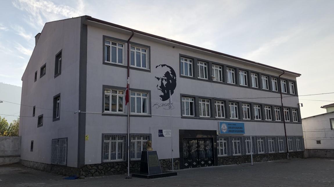 Okulumuzun Dış Cephesine Atatürk Portresi Resmedildi