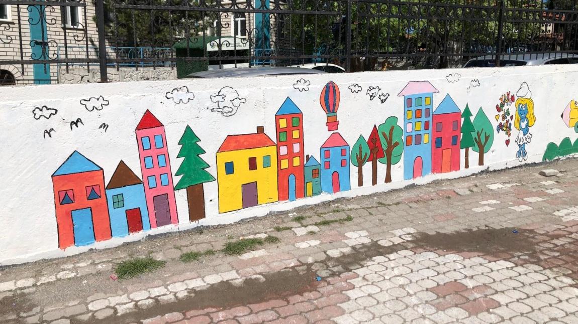 Okulumuzun Bahçe Duvarlarını Renklendirdik