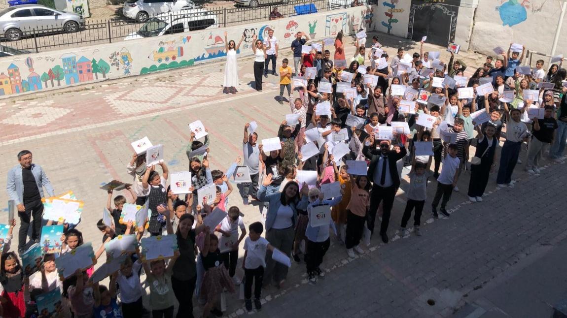 2024-2025 Eğitim Öğretim Yılımız Sona Erdi, Öğrencilerimiz Karnelerini Aldı